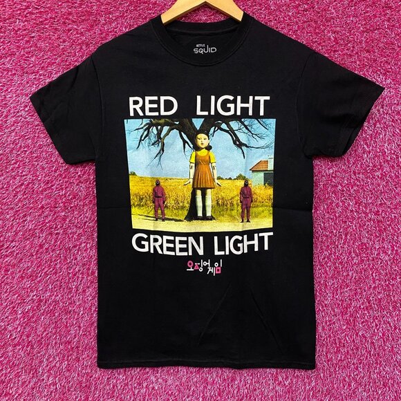 Squid Game Red Light Green Light Netflix Show T-Shirt Small - Picture 1 of 4